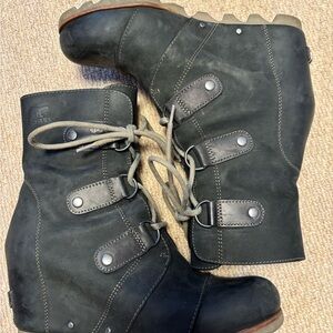 Sorel Black Lace-Up Leather Ankle Boots